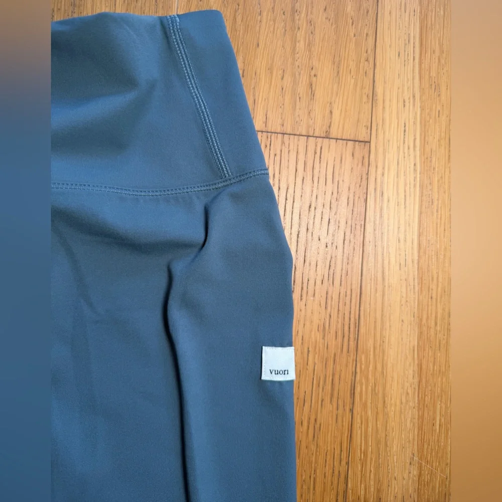 Vuori BlissBlend Leggings Lake Sz Small - Picture 6 of 8